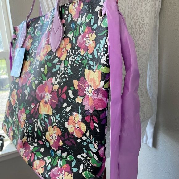 NWT Simply Spring Floral Tote - Picture 2 of 7